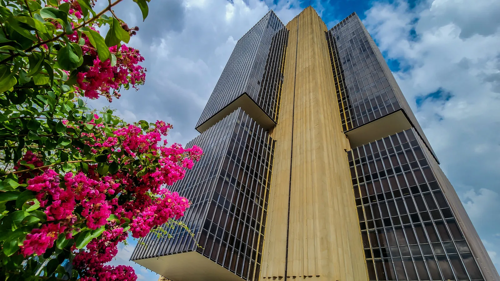 Boletim Focus reduz projeções do PIB até 2028 e eleva inflação de 2026 para 4,99%