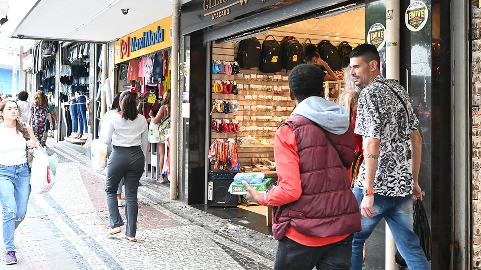 Confiança do consumidor de BH sobe 4,1% em setembro, mas pessimismo ainda predomina