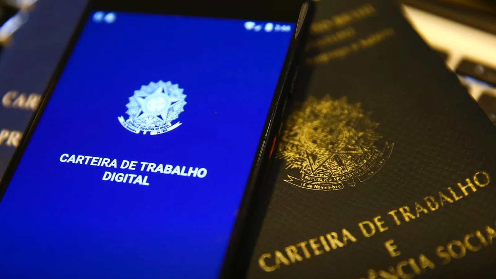 Ocupação e massa de renda recordes com desemprego a 5,3% pressionam inflação e Selic