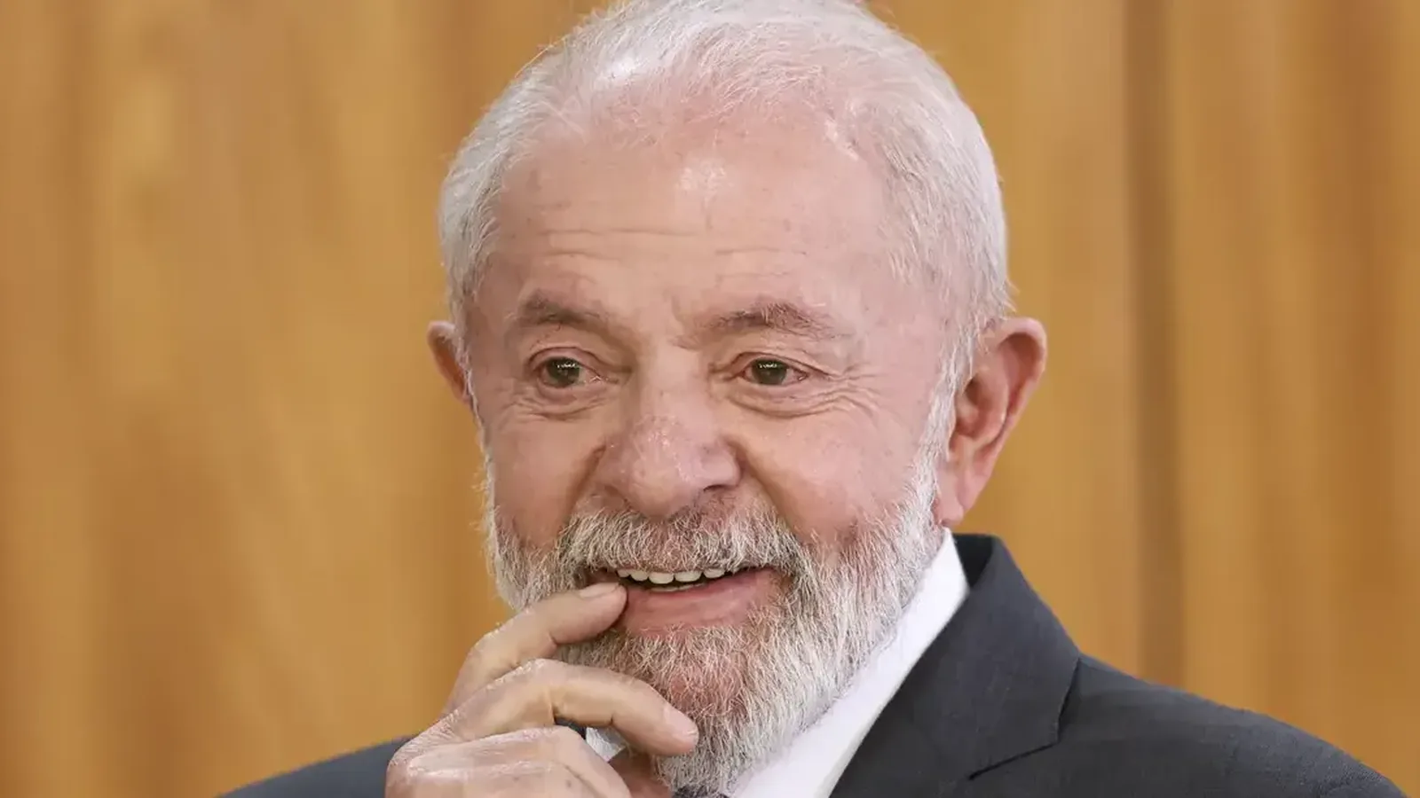 As intervenções no mercado de crédito e dívidas na terceira gestão Lula