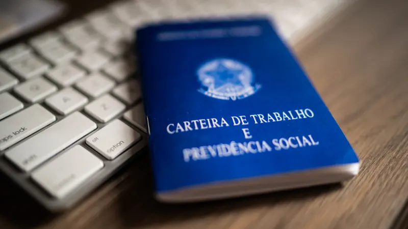 Taxa de desemprego cai para 5,3%, a menor para o trimestre até agosto