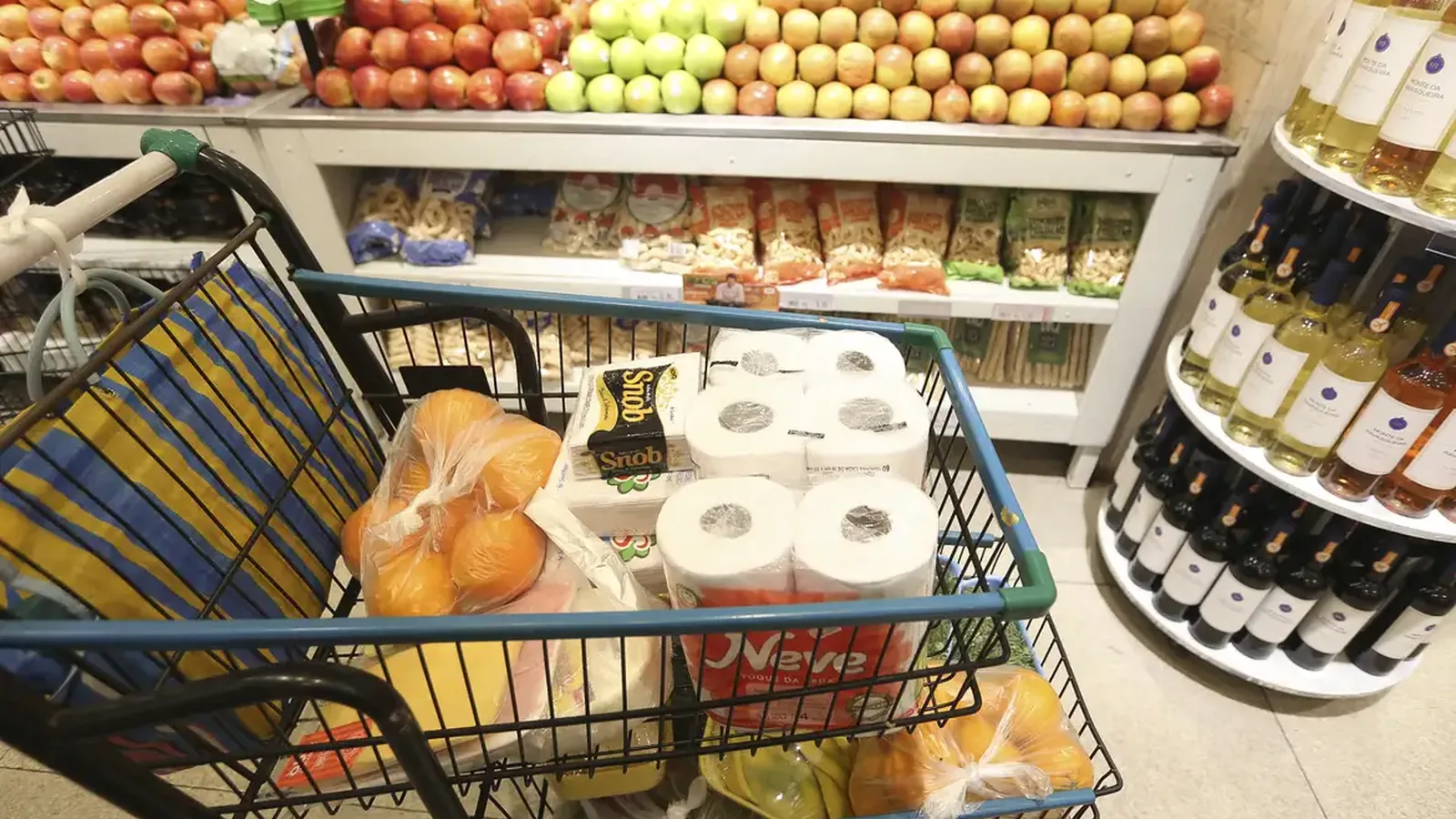 Com queda nos preços dos alimentos, consumo nos lares brasileiros cresce 3,28% em julho