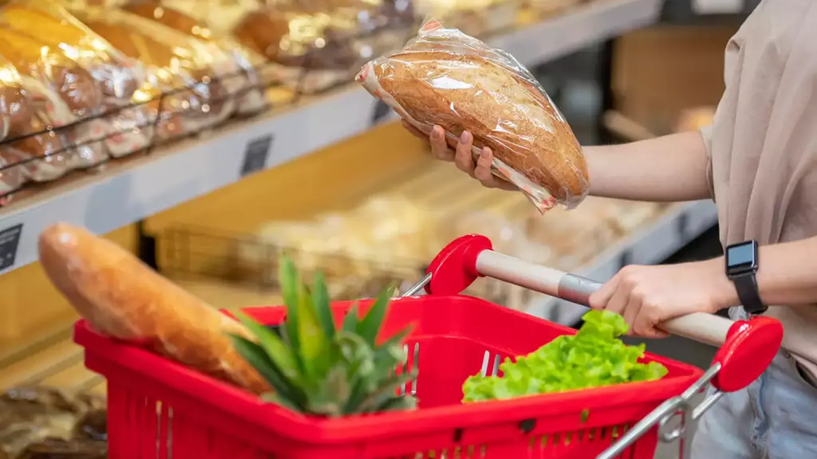 Atacarejo pode sentir primeiro efeito do fim das bets, mas dívidas limitam volta ao consumo