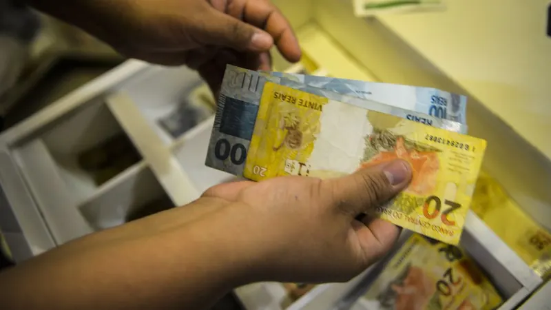 AM registra queda na inadimplência em junho, enquanto índice volta a crescer no país