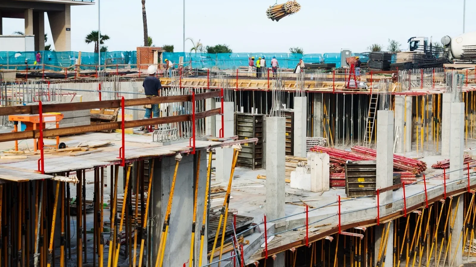 Crédito para comprar imóvel perde força e construtoras ganham espaço