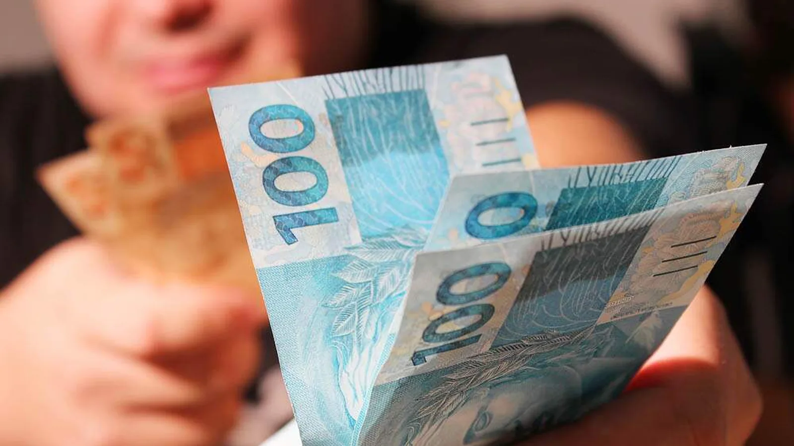Inflação no Brasil aumenta para 0,82% em setembro e volta a superar o teto da meta