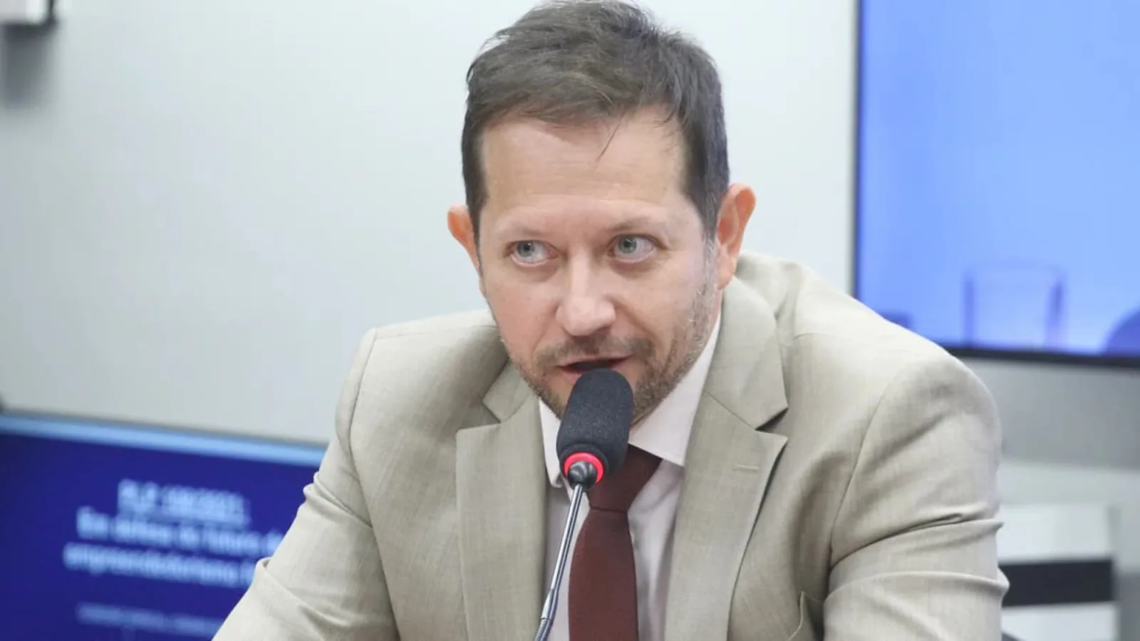 Por que o governo quer elevar o limite do microcrédito a R$ 30 mil