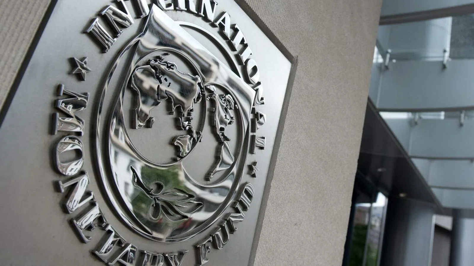FMI reduz previsão de crescimento do Brasil