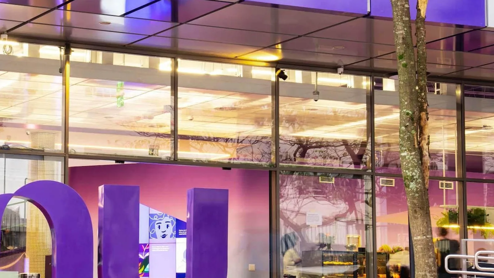 Nubank anuncia acordo para comprar Porto Real e obter licença bancária no Brasil