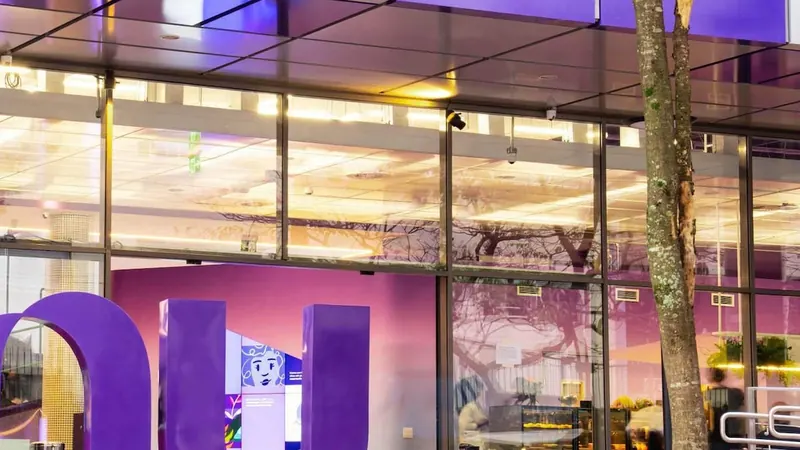 Nubank anuncia acordo para comprar Porto Real e obter licença bancária no Brasil