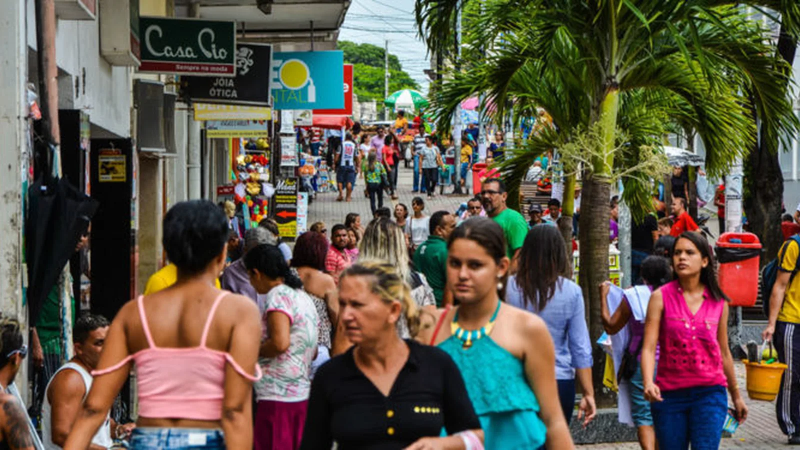 Má gestão fecha mais empresas no Brasil do que impostos e falta de crédito, revela estudo Serasa