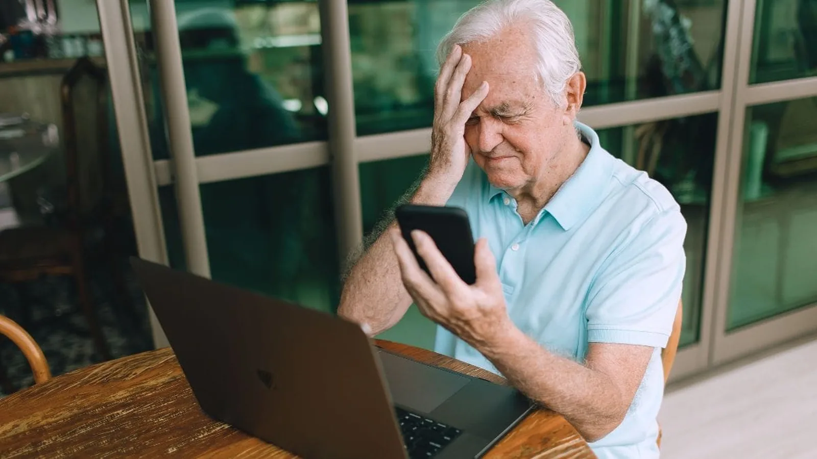 Brasil pode ter nova lei que barra IA, clonagem de voz e deepfake em golpes contra idosos e BPC