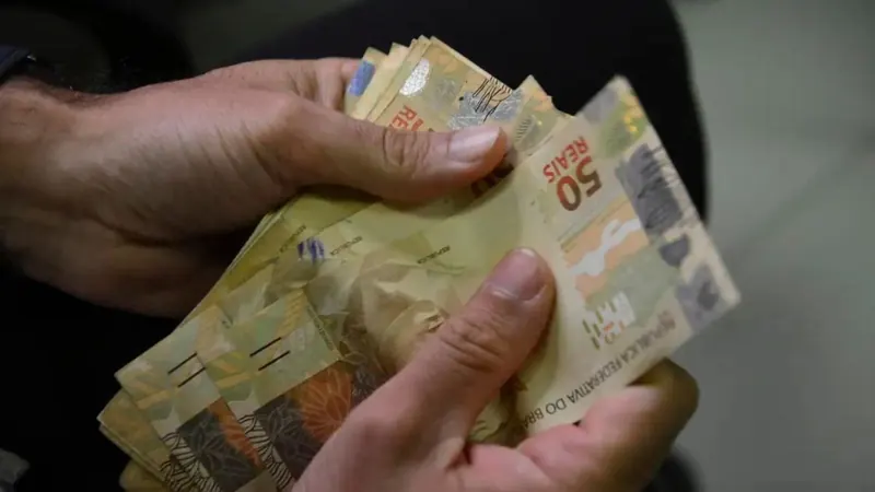 Crédito cresce 0,3% em setembro e alta em 12 meses cai a 8,3%