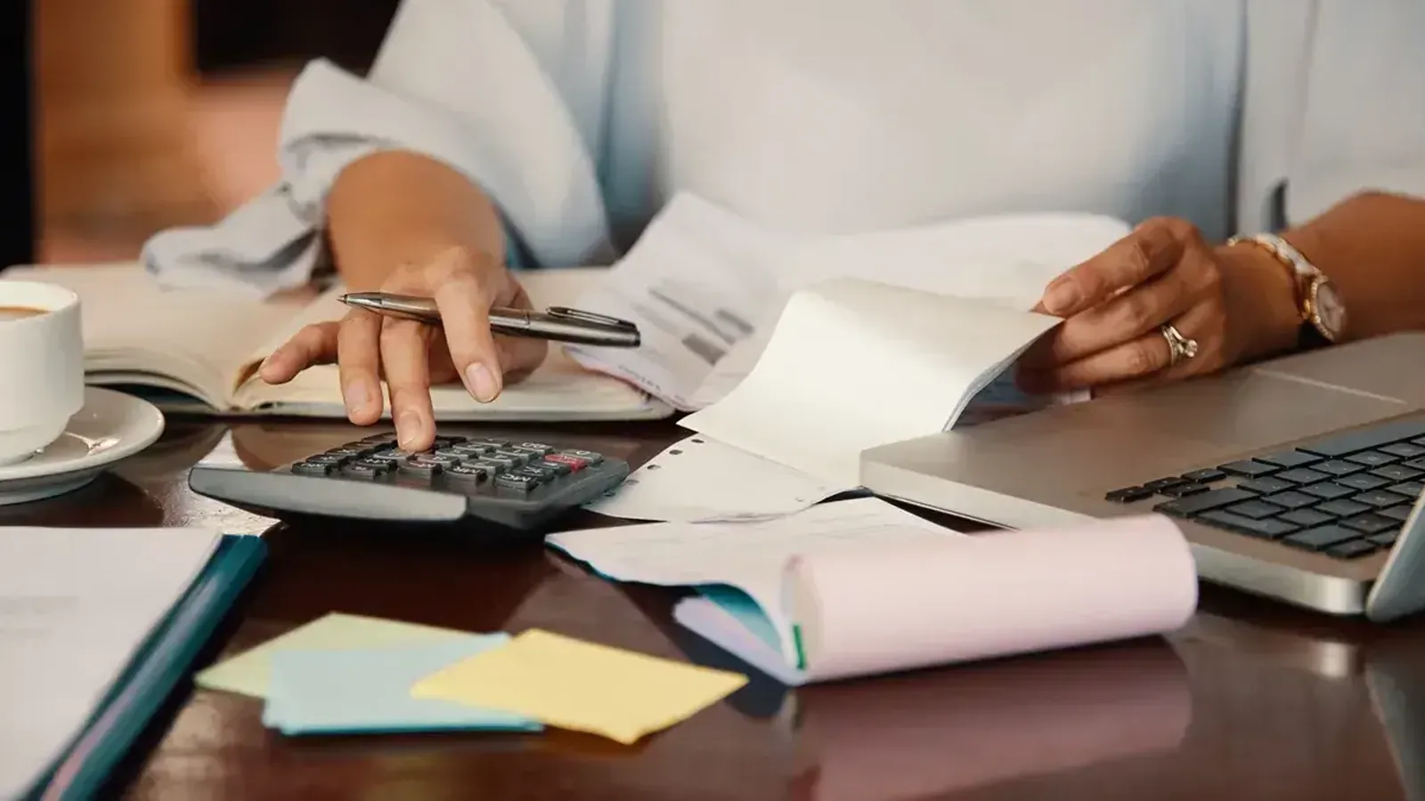 Brasil atinge recorde de 9,3 milhões de empresas inadimplentes, aponta Serasa