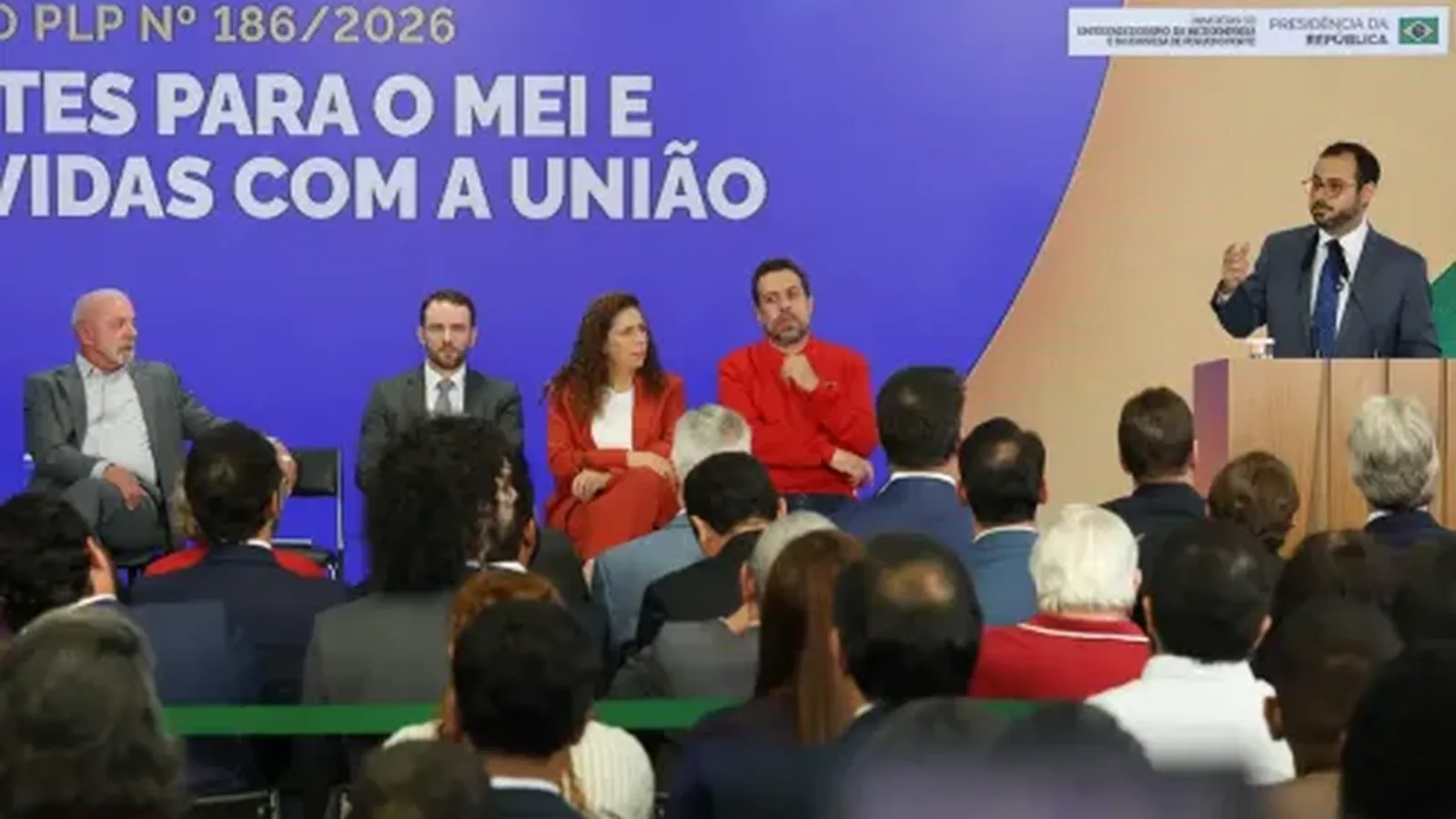 Lula perdoa dívidas de MEI, sobe limite de faturamento e cria Pix de R$ 5 mil