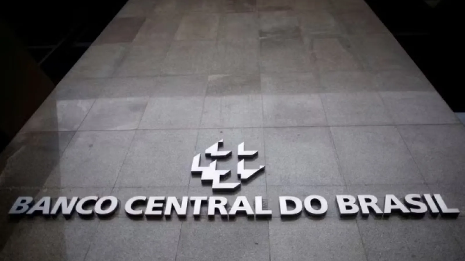 Banco Central estuda limitar crédito de acordo com a renda dos brasileiros