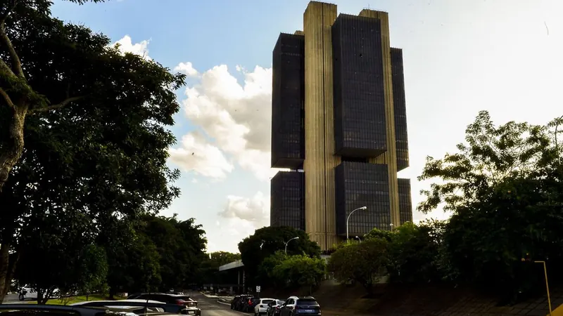 Banco Central cria regras para frear crédito abusivo e endividamento