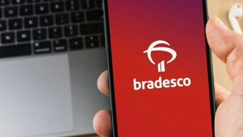 Bradesco vê inadimplência em alta e margem no piso da projeção