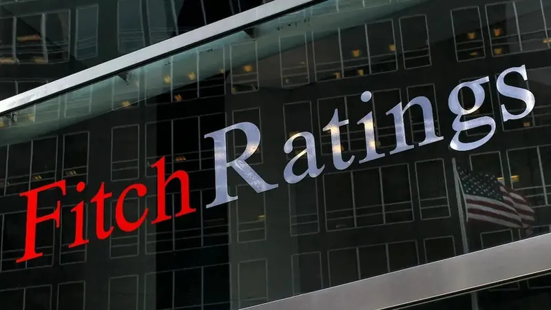 Fitch prevê ajuste fiscal e PIB menor em 2027