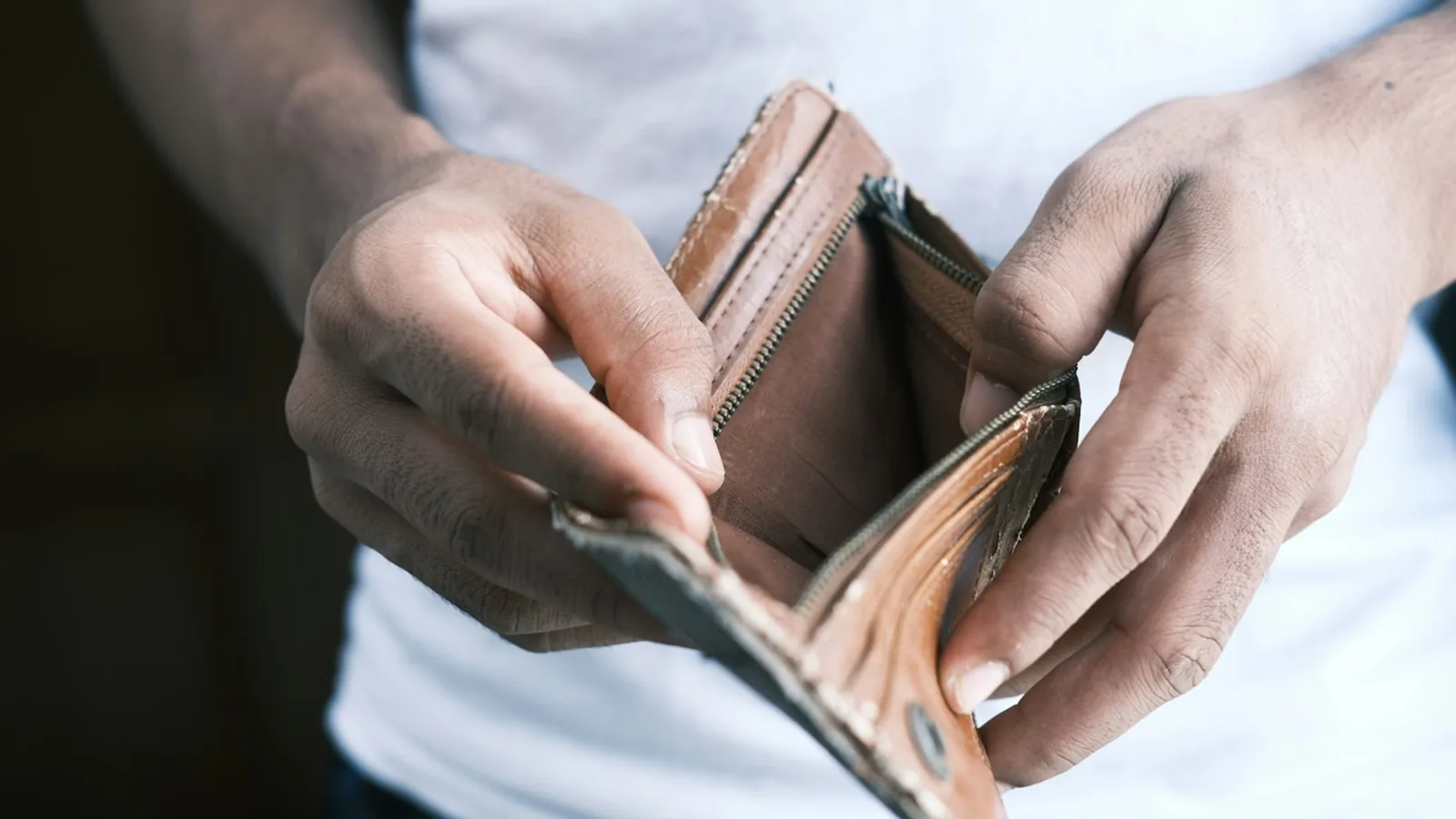 Dívidas das famílias com problema de pagamento atingem maior nível desde 2012, diz BC