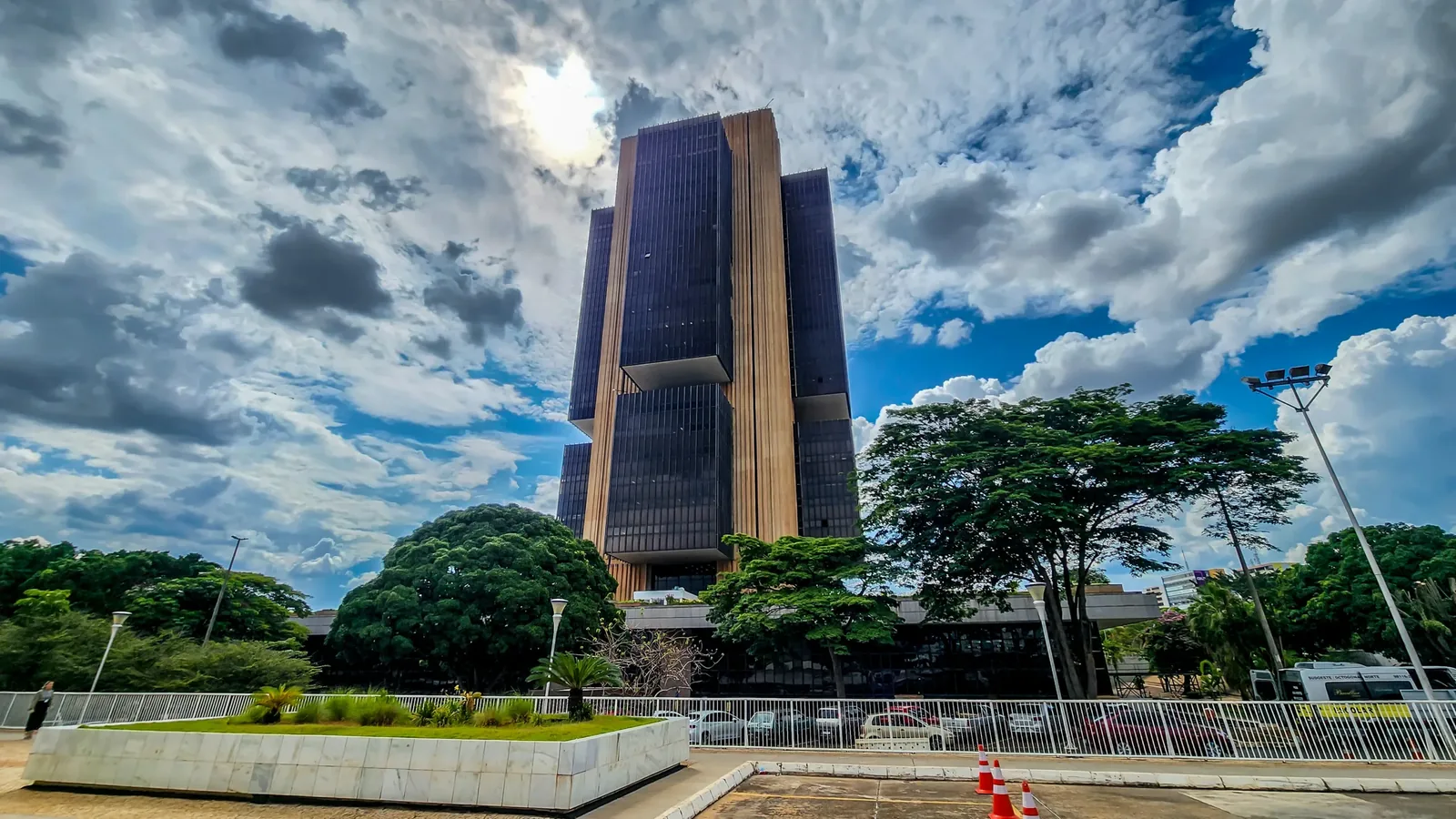 Dívidas sem perspectiva de pagamento das famílias chegam ao maior nível desde 2012, aponta BC