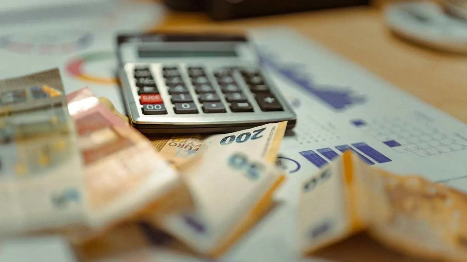 Juros altos levam crédito em atraso ao recorde de R$ 247,6 bilhões