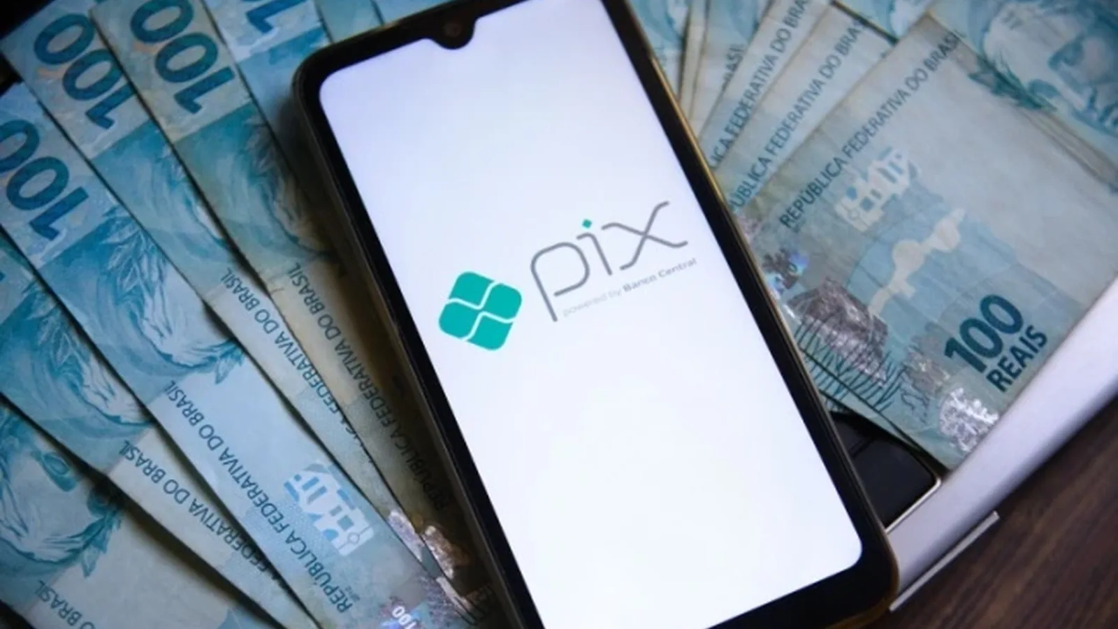 Pix consolida soberania no varejo e concentra 55,2% das transações no primeiro semestre