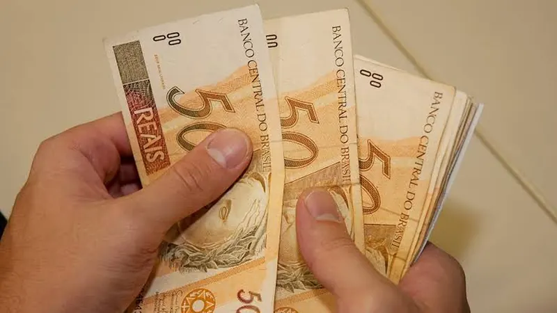 Endividamento de risco cresce 75% no Brasil em cinco anos, aponta Banco Central