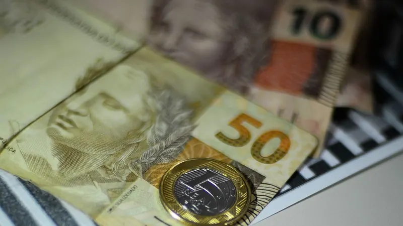 Cerca de 20 milhões de brasileiros enfrentam endividamento de risco