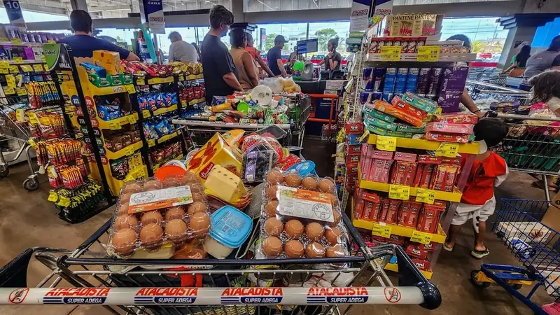Consumo nos lares brasileiros acumula alta de 2,70% até setembro, aponta Abras