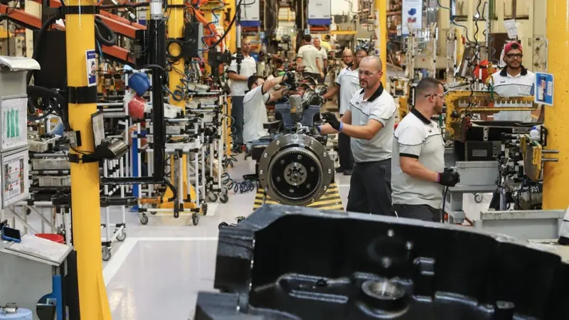 CNI reduz previsão do PIB para 1,6% e alerta para desaceleração da economia brasileira