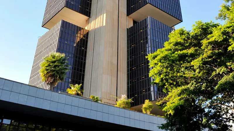 Novas regras do BC para ofertas de crédito: o que muda e quando começa a valer