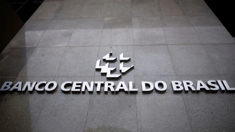 Endividamento das famílias brasileiras marca novo recorde a despeito de medidas do governo, mostra Banco Central