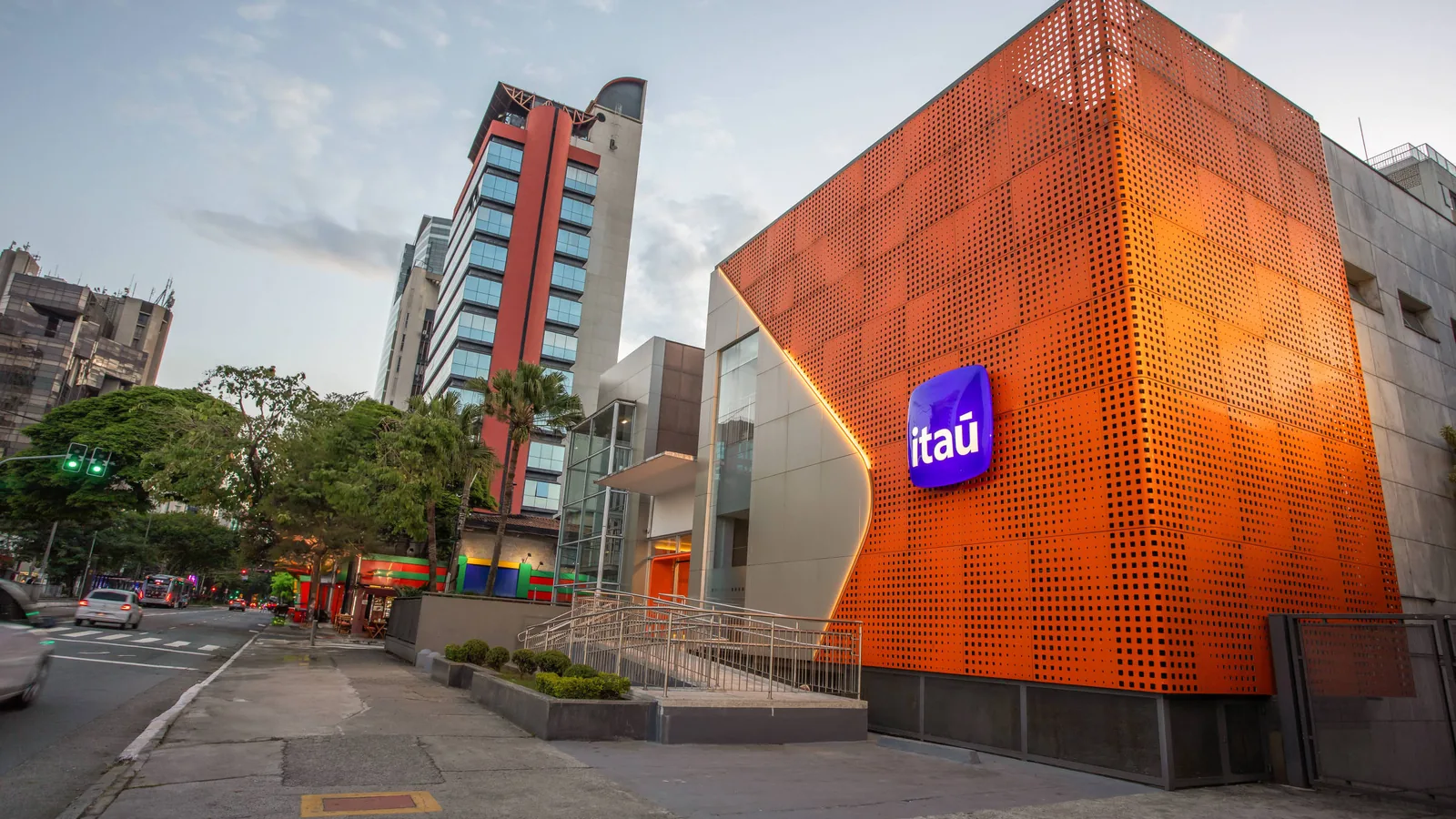 Itaú corta projeção do PIB de 2027 para 0,5% e vê inflação acima da meta
