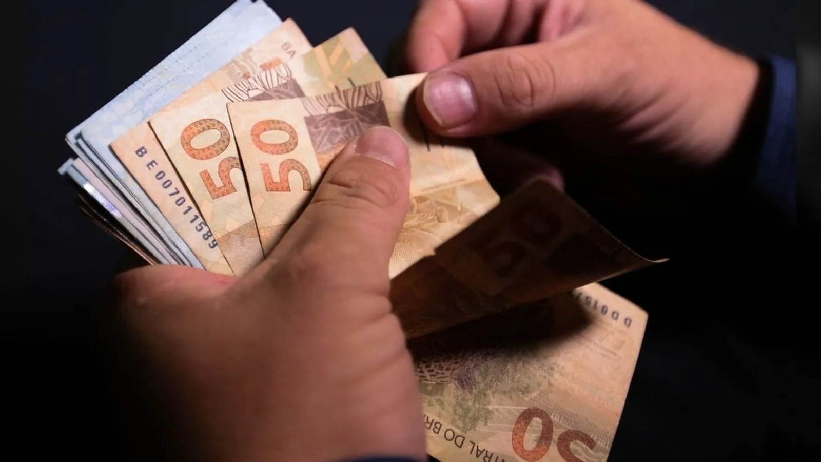 Desemprego em 5,2% pode travar queda da Selic em 2027, alertam analistas