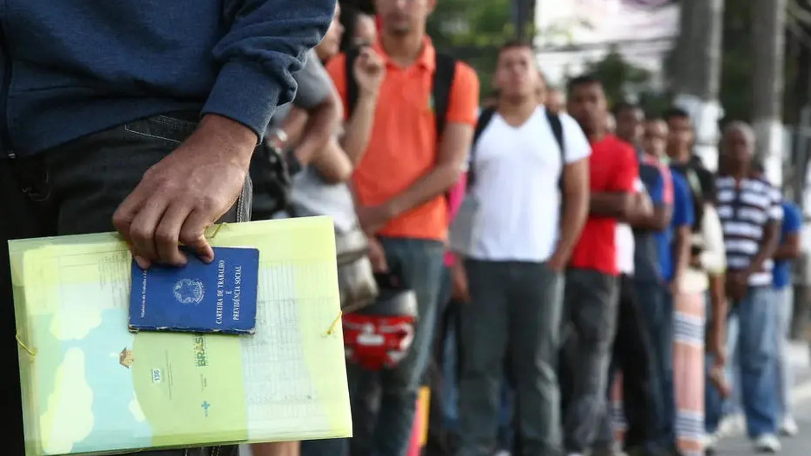 Desemprego no Brasil atinge 5,6 milhões em setembro, indica IBGE