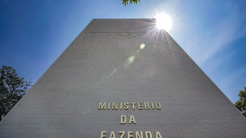 Receita Federal amplia para 22 número de empresas classificadas como devedoras contumazes