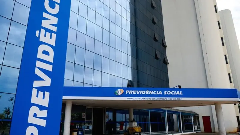 Ministro da Previdência propõe vincular teto de juros do consignado INSS à taxa Selic