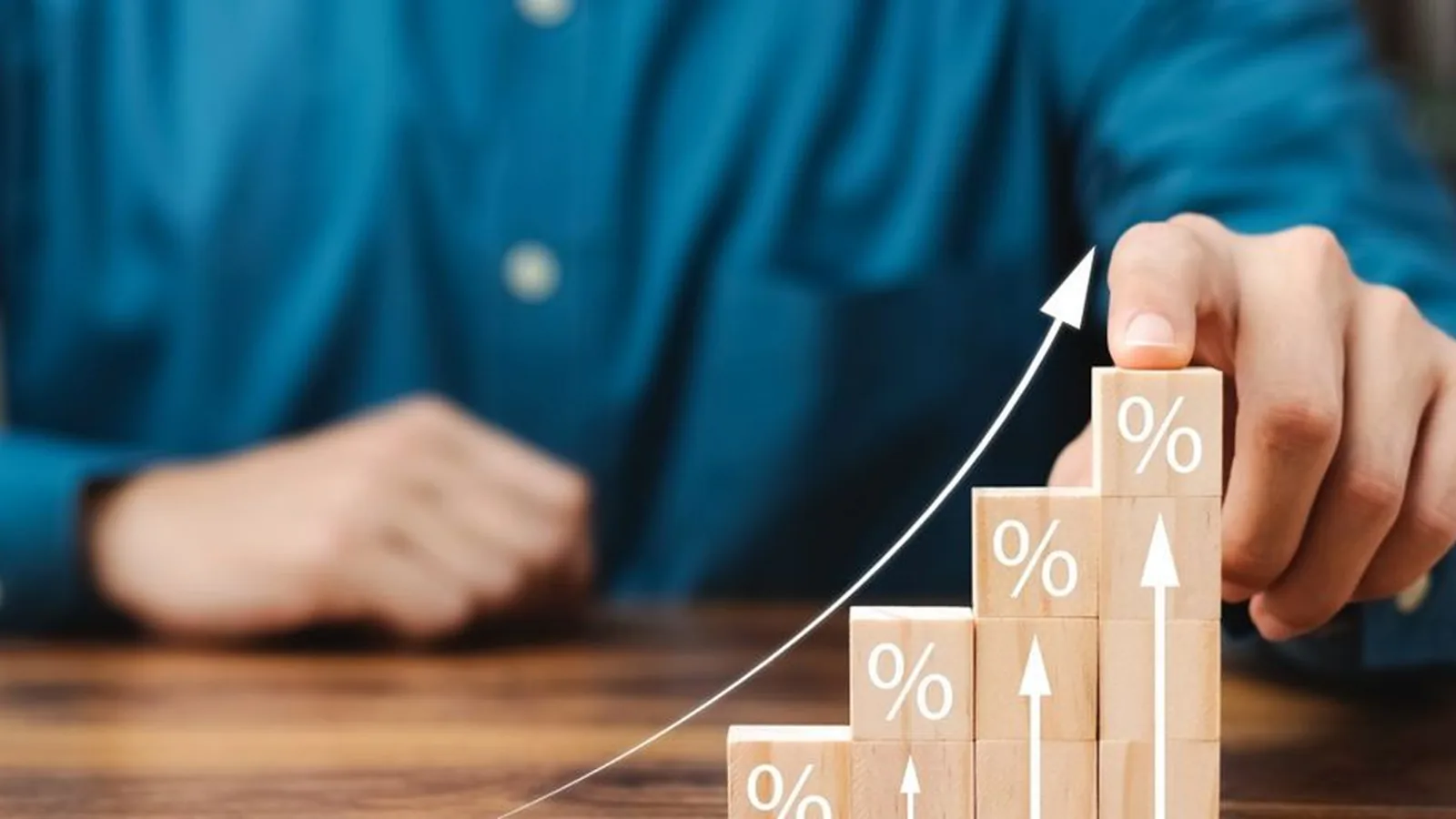 Juros das famílias seguem elevados e chegam a 64% ao ano, diz BC