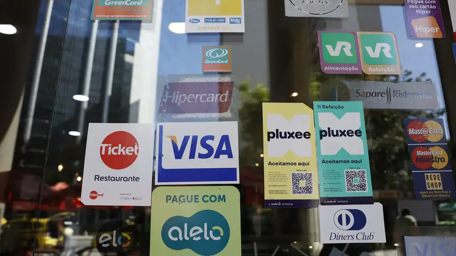 Cartão de crédito responde por metade das dívidas renegociadas no Desenrola Brasil