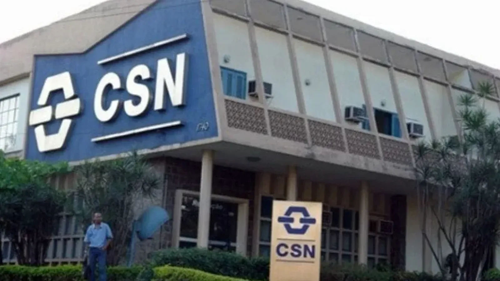 Rebaixamento de rating da CSN para CCC+ eleva risco de crédito e pressiona estrutura de capital